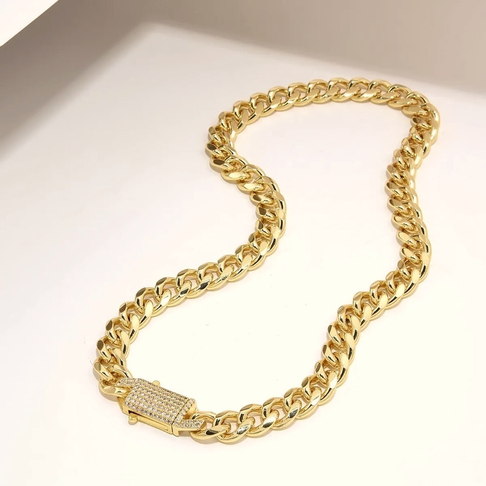 CUBAN LINK CHAIN WITH PAVE CRYSTALS 18KGP UNISEX